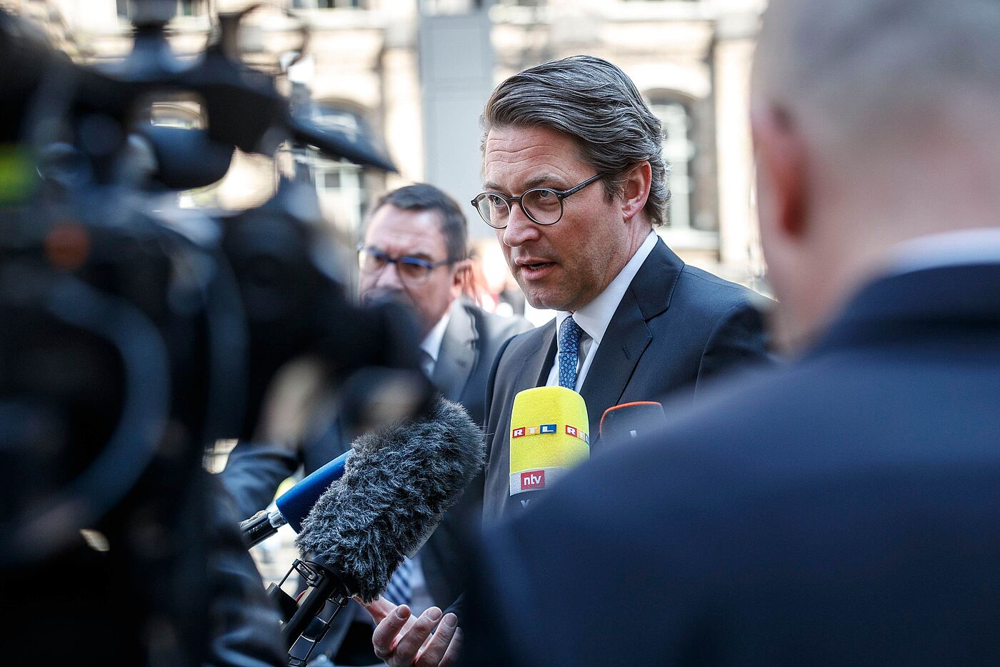 Andreas Scheuer beantwortet die Medienfragen.